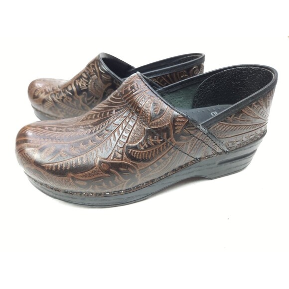 Dansko Womens Professional Clogs Sz 38 7.5-8 Brown Leather Floral Tooled Etched - Picture 3 of 9
